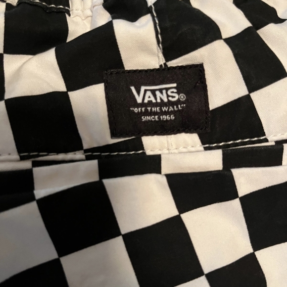 SOLD on Mercari EUC Men's Vans Range Elastic Checkered Black & White Shorts - Picture 4 of 5